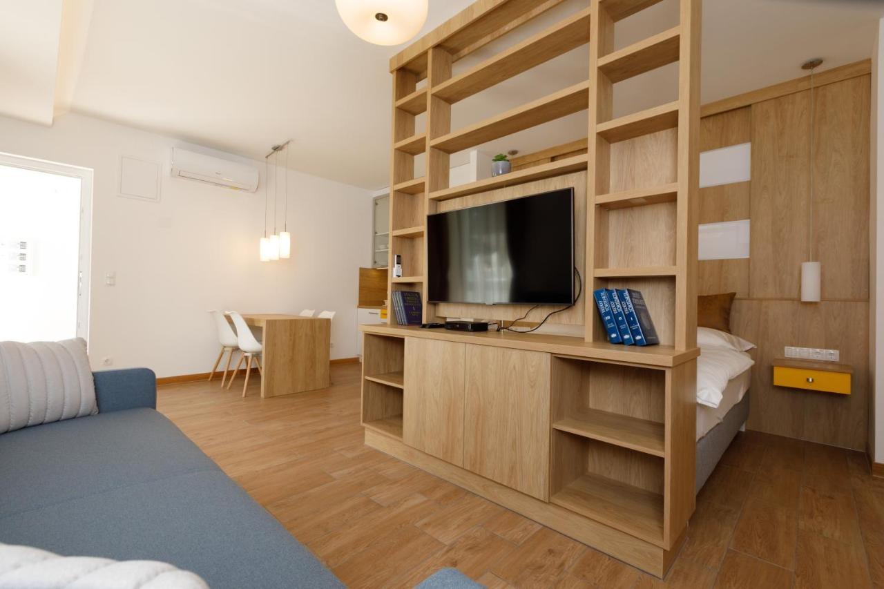 La Bella Centrum Apartmanok Piros/Sarga เฮวิซ ภายนอก รูปภาพ