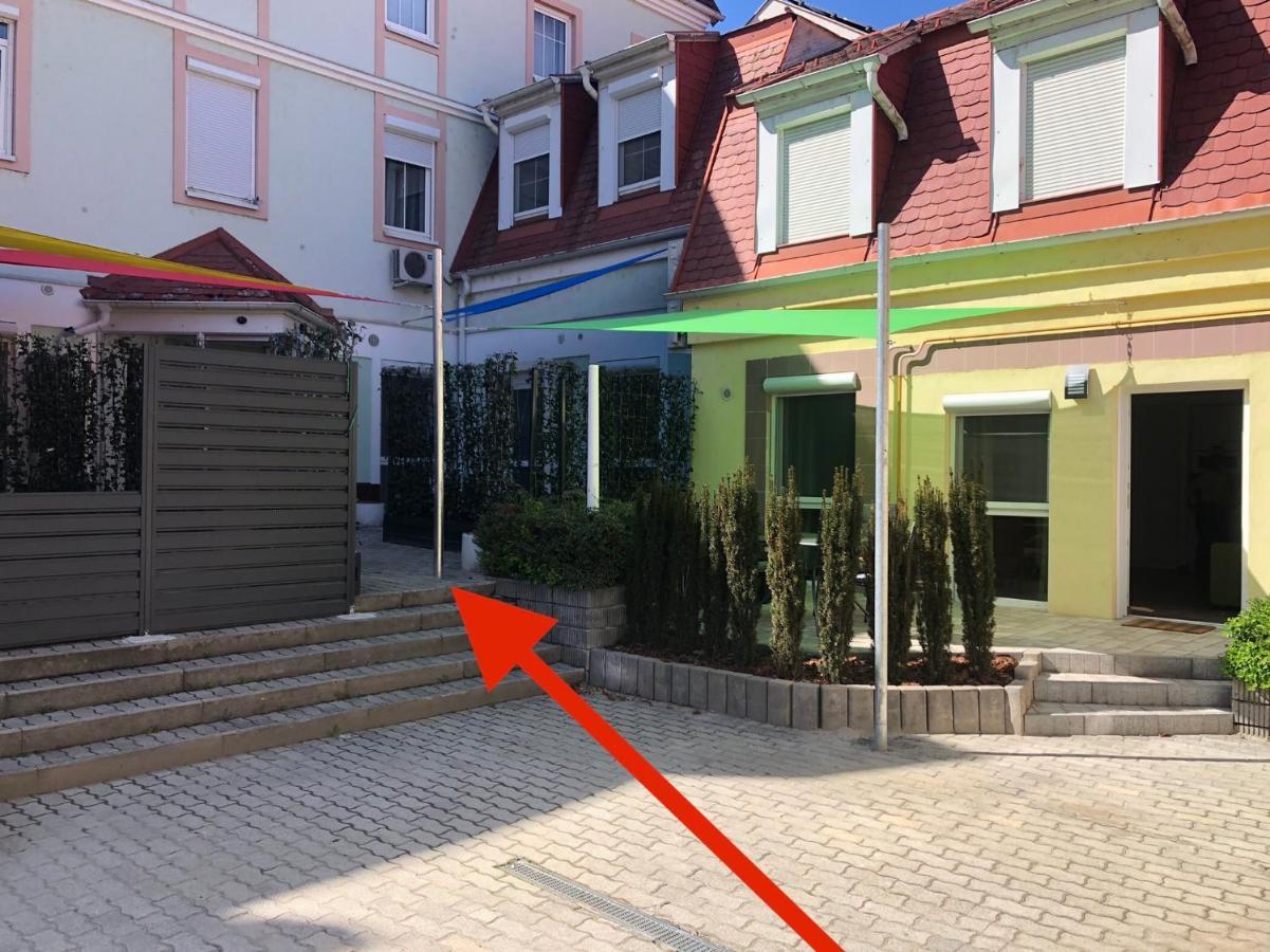 La Bella Centrum Apartmanok Piros/Sarga เฮวิซ ภายนอก รูปภาพ