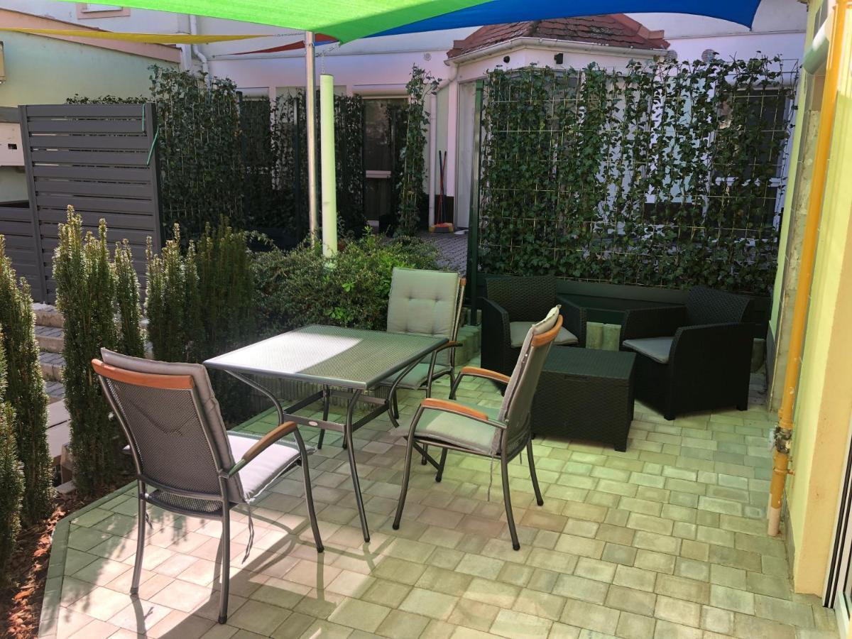La Bella Centrum Apartmanok Piros/Sarga เฮวิซ ภายนอก รูปภาพ